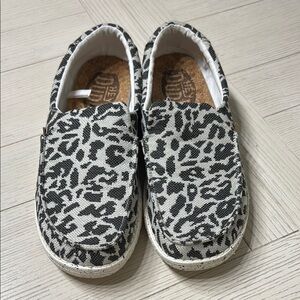 Hey Dude•🆕•Size:8